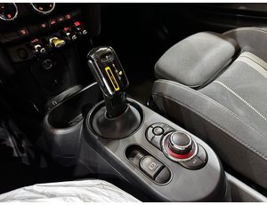 
										MINI MINI COOPER SE full									