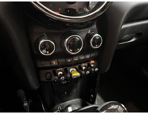 
										MINI MINI COOPER SE full									