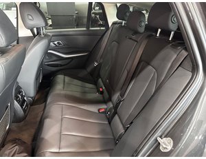 
										BMW SERIE 3 330E full									