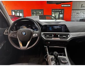 
										BMW SERIE 3 330E full									