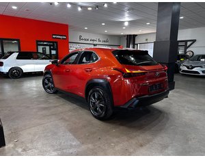 
										LEXUS UX 2.0 250H BUSINESS full									
