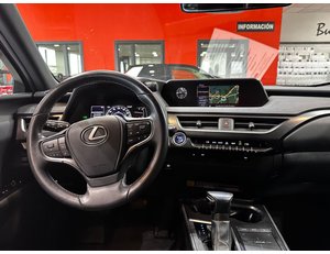 
										LEXUS UX 2.0 250H BUSINESS full									