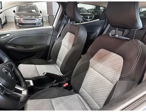 
										RENAULT CLIO INTENS E-TECH HIBRIDO 104 KW (140CV) full									