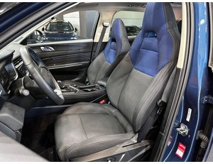 
										LYNK & CO 01 1.5 PHEV full									