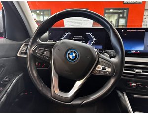 
										BMW SERIE 3 330E full									