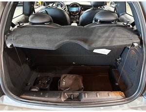 
										MINI MINI COOPER SE full									