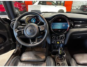
										MINI MINI COOPER SE full									