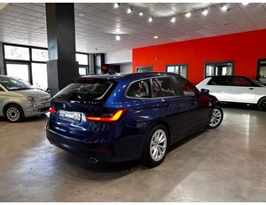 
										BMW SERIE 3 318D TOURING full									