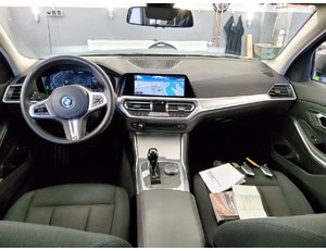 
										BMW SERIE 3 330E XDRIVE TOURING full									