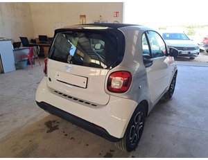 
										SMART FORTWO 60KW(81CV) EQ COUPE full									