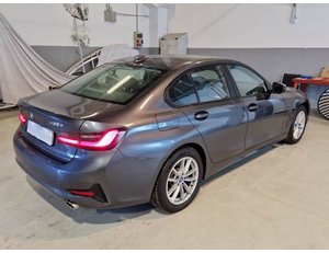 
										BMW SERIE 3 330E full									