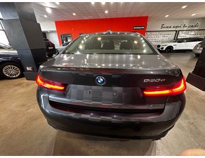 
										BMW SERIE 3 330E full									