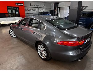 
										JAGUAR XF 2.0D 180PS PURE full									