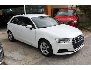 
										AUDI A3 1.5 TFSI 110KW (150CV) COD EVO full									
