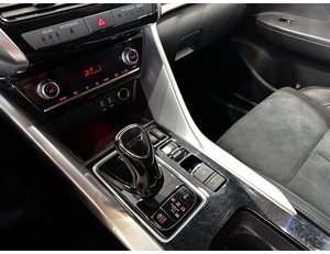 
										MITSUBISHI ECLIPSE CROSS PHEV KAITEKI+ 4WD full									