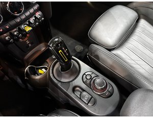 
										MINI MINI COOPER SE full									