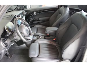 
										MINI MINI COOPER SE full									