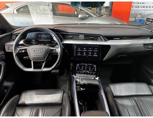 
										AUDI E-TRON ADVANCED 55 QUATTRO full									