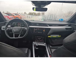 
										AUDI E-TRON ADVANCED 55 QUATTRO full									