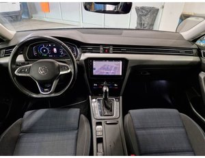 
										VOLKSWAGEN PASSAT VARIANT GTE 1.4 TSI E-POWER 115KW + 85KW full									