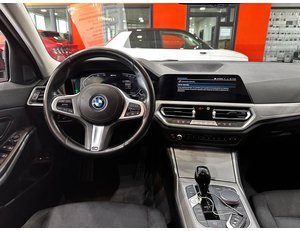 
										BMW SERIE 3 320E full									