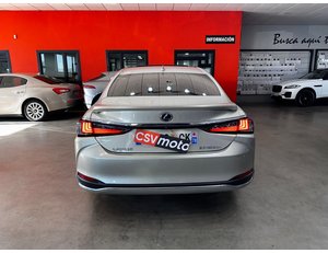 
										LEXUS ES 2.5 300H LUXURY full									