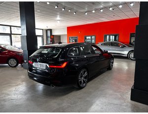 
										BMW SERIE 3 330E XDRIVE TOURING full									