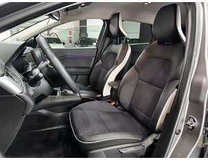 
										RENAULT CAPTUR TECHNO E-TECH PHEV 117KW full									