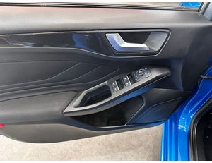 
										FORD FOCUS 1.0 ECOBOOST MHEV 92KW ST-LINE full									