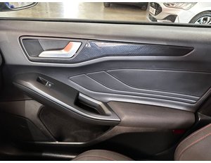 
										FORD FOCUS 1.0 ECOBOOST MHEV 92KW ST-LINE full									