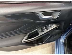 
										FORD FOCUS 1.0 ECOBOOST MHEV 92KW ST-LINE full									