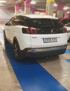 
										PEUGEOT 3008 1.5 BLUEHDI 96KW (130CV) S&S ALLURE full									