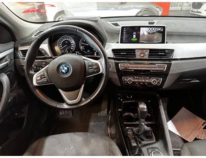 
										BMW X2 XDRIVE25E AUTO full									