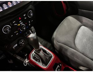 
										JEEP RENEGADE TRAILHAWK 1.3 PHEV 177KW (240CV) AT AWD full									