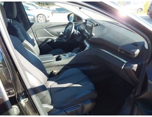 
										PEUGEOT 3008 HYBRID 225 E-EAT8 ALLURE full									