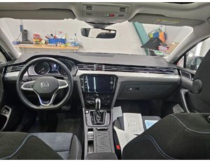 
										VOLKSWAGEN PASSAT VARIANT GTE 1.4 TSI E-POWER 115KW + 85KW full									