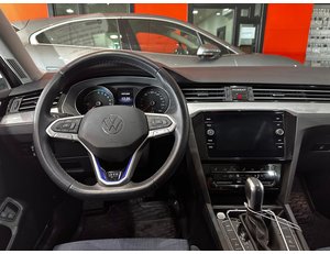 
										VOLKSWAGEN PASSAT VARIANT GTE 1.4 TSI E-POWER 115KW + 85KW full									