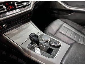 
										BMW SERIE 3 330E full									
