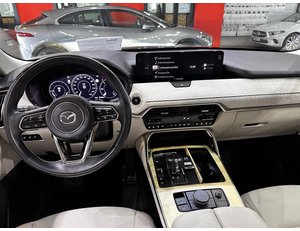 
										MAZDA CX-60 E-SKYACTIV PHEV TAKUMI full									