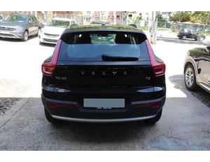 
										VOLVO XC40 1.5 T2 CORE PRO full									