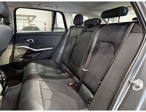 
										BMW SERIE 3 330E full									