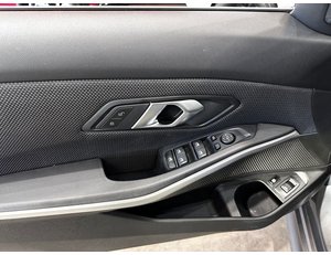 
										BMW SERIE 3 330E full									
