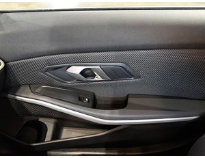 
										BMW SERIE 3 330E full									