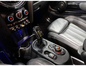 
										MINI MINI COOPER SE full									