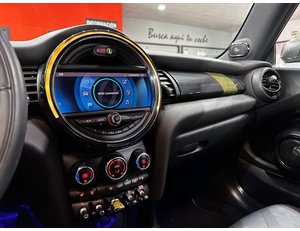 
										MINI MINI COOPER SE full									