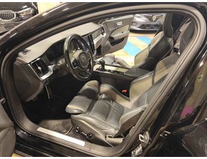 
										VOLVO V60 2.0 D4 R-DESIGN full									