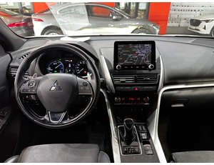 
										MITSUBISHI ECLIPSE CROSS 2.4 PHEV KAITEKI AUTO 4WD full									