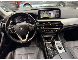 
										BMW SERIE 5 520DA XDRIVE TOURING full									