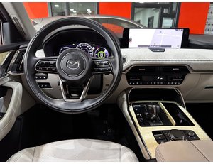 
										MAZDA CX-60 E-SKYACTIV PHEV TAKUMI full									