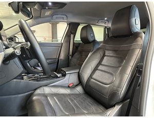 
										CITROEN C5 X HYBRID 225 E-EAT8 SHINE PACK full									
